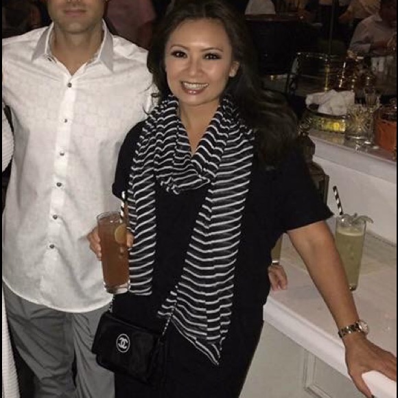 Meet your Posher, Linh - Picture 1 of 3